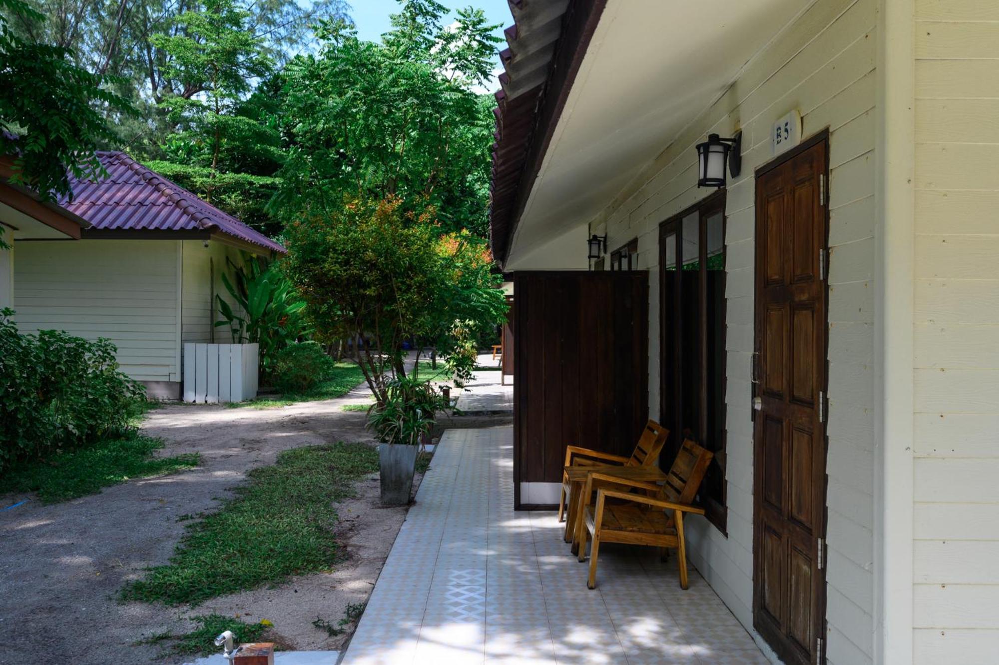 Wapi Resort Koh Lipe Room photo
