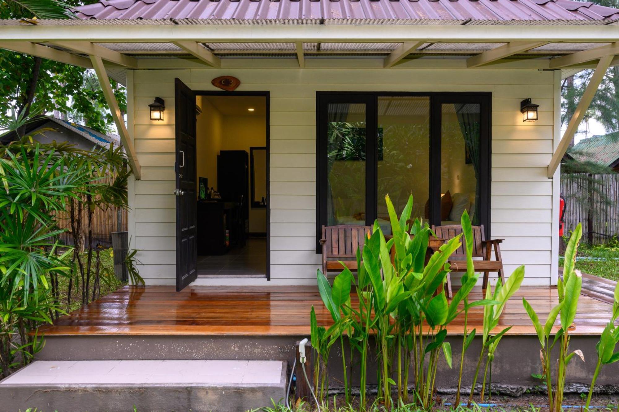 Wapi Resort Koh Lipe Room photo